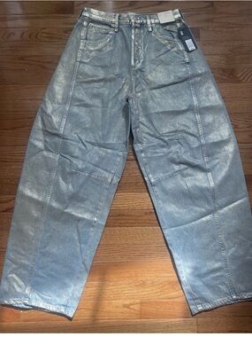 Universal Thread Curved Leg High Rise Metallic Gold Light Wash Jeans Sz 8 NEW